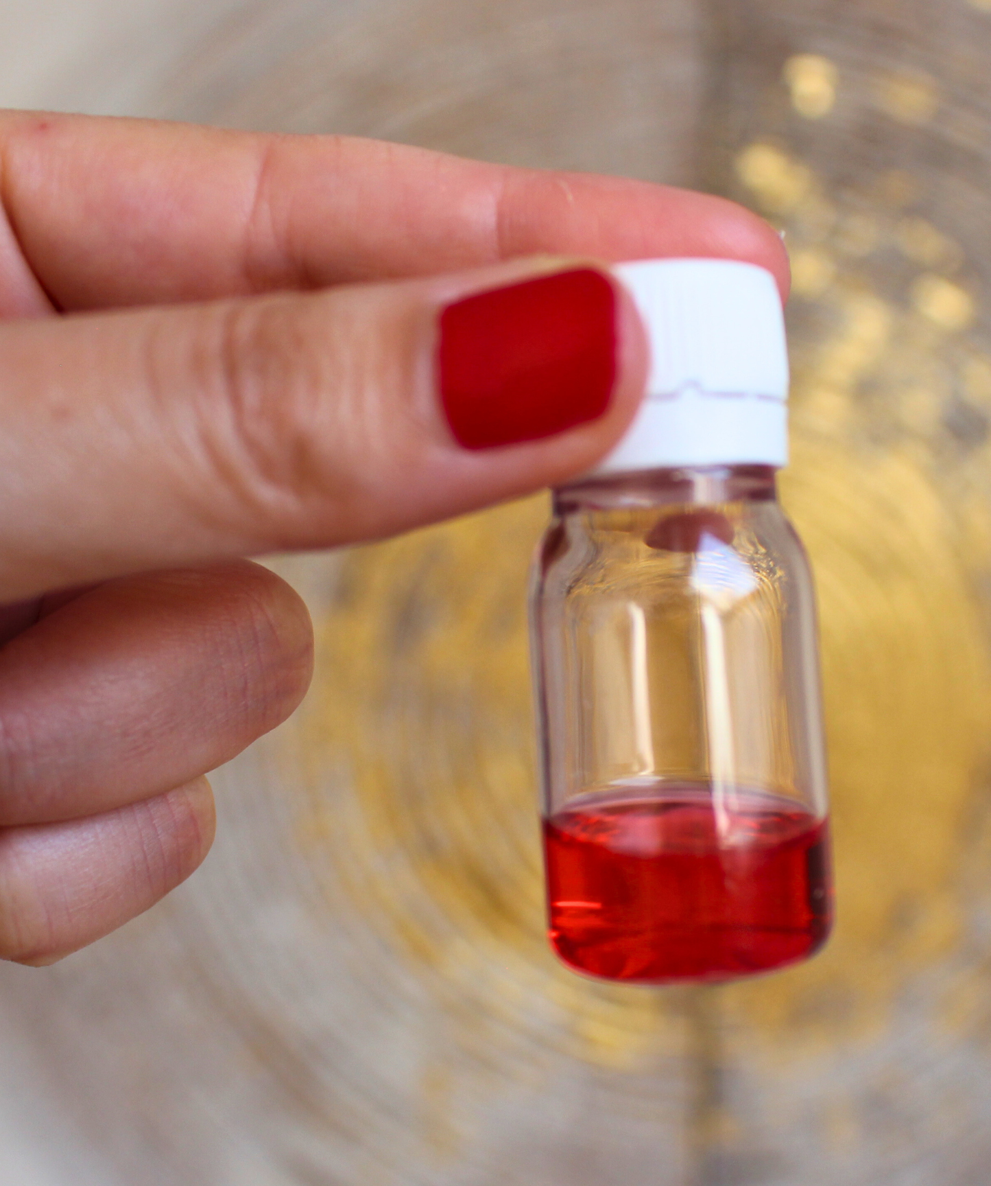 Cette bougie rituelle rouge est conçue pour vous aider à vous libérer de vos problèmes. Elle agit comme un puissant outil de purification et de clôture, permettant de mettre fin aux situations négatives et d’ouvrir la voie à un renouveau.