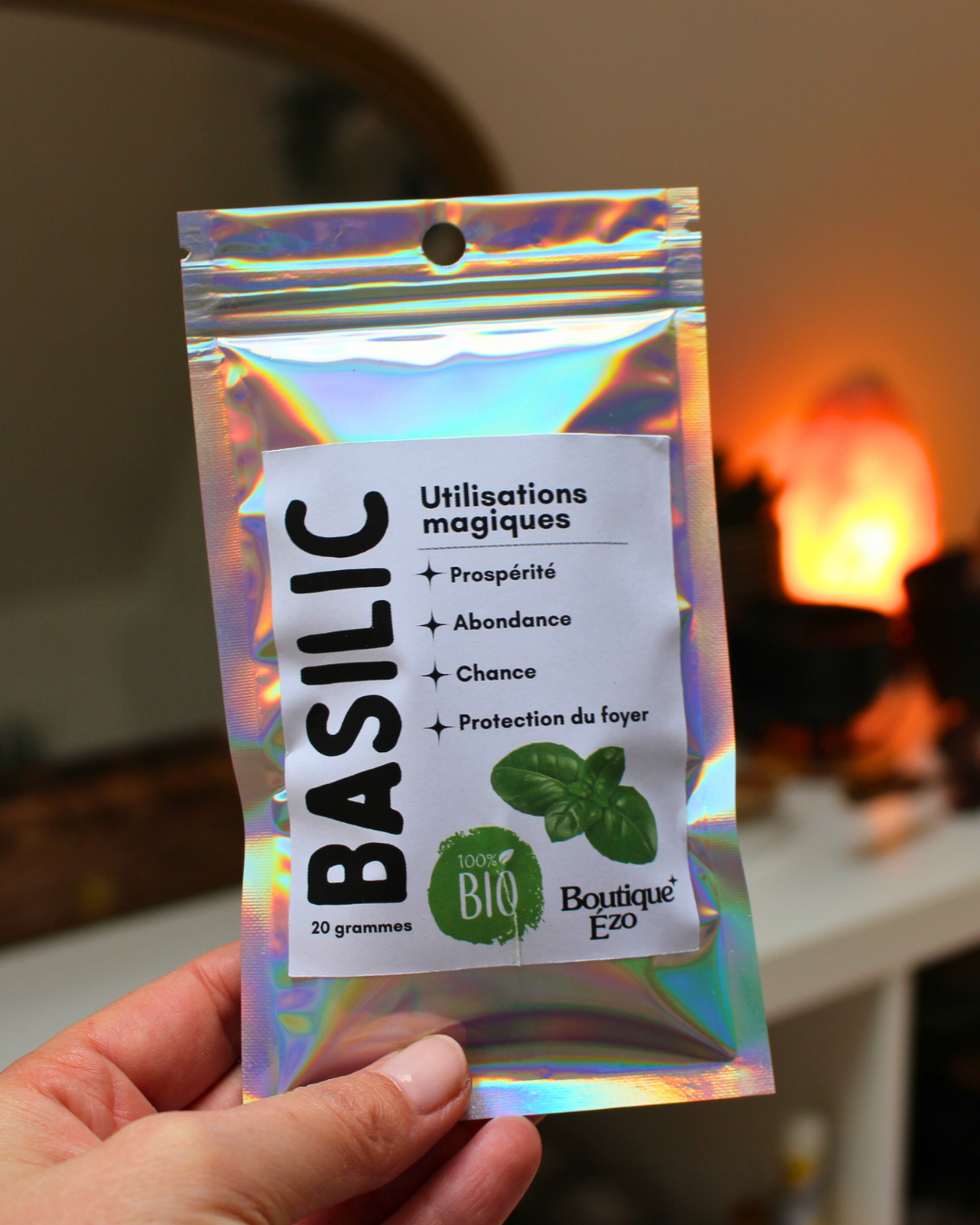 Basilic bio séché en flocons, 5g / 10g / 20g. Plante sacrée de prospérité. Idéal rituels d’abondance, chance, protection du foyer et bénédiction des lieux.