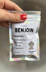 Benjoin naturel en morceaux, sachet 25g. Résine douce et vanillée pour purifier, protéger et apaiser. À brûler sur charbon auto-allumant. Origine Asie du Sud-Est.