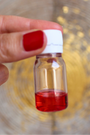 Cette bougie rituelle rouge est conçue pour neutraliser les influences négatives et protéger votre espace contre les ennemis ou les intentions malveillantes. Elle canalise l’énergie de force, de courage et de justice pour rétablir l’équilibre et la sérénité autour de vous.