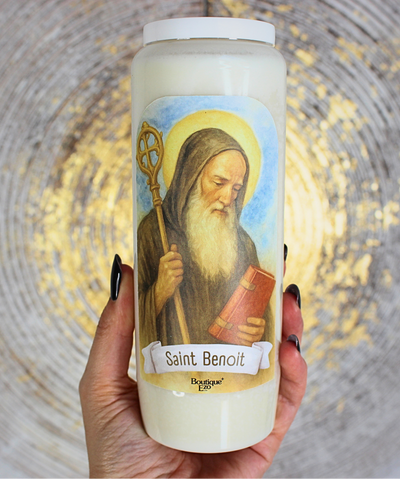 Protection contre le mal, force spirituelle, paix intérieure, purification du cœur et du foyer…
Allumez cette bougie de neuvaine à Saint Benoît pour invoquer son intercession puissante dans les luttes spirituelles. Saint Benoît est l’un des plus grands protecteurs contre les forces du mal. Il est souvent prié pour chasser les influences négatives, retrouver la paix de l’âme, ou bénir un lieu.