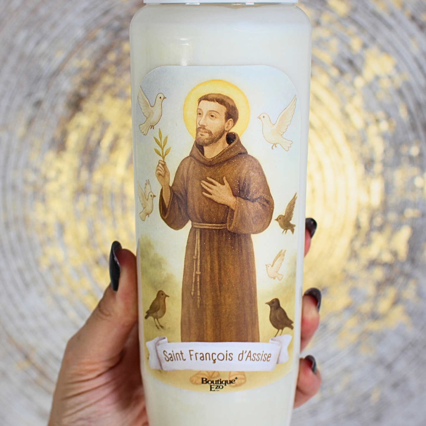 Humilité, paix, détachement, amour de la Création, réconciliation intérieure…
Allumez cette bougie de neuvaine à Saint François d’Assise pour confier vos intentions à ce saint universellement aimé. Il est invoqué pour retrouver la simplicité du cœur, la paix dans les relations ou pour cultiver un amour plus profond de Dieu, des autres et de la nature.
