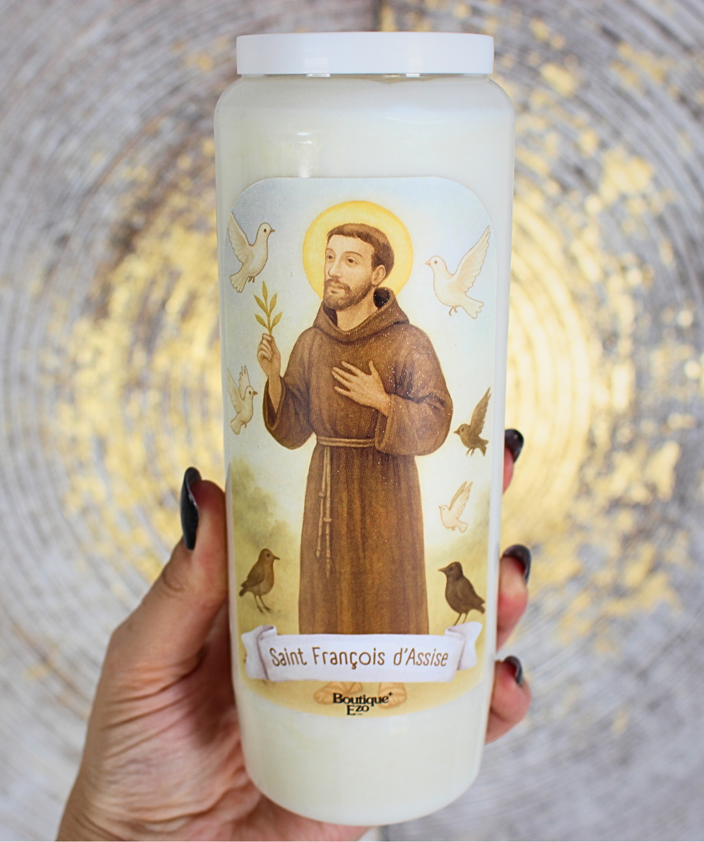 Humilité, paix, détachement, amour de la Création, réconciliation intérieure…
Allumez cette bougie de neuvaine à Saint François d’Assise pour confier vos intentions à ce saint universellement aimé. Il est invoqué pour retrouver la simplicité du cœur, la paix dans les relations ou pour cultiver un amour plus profond de Dieu, des autres et de la nature.
