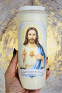 Amour infini, pardon, consolation, foi renouvelée, force dans l’épreuve…
Offrez vos intentions au Sacré-Cœur de Jésus à travers cette bougie de neuvaine. Qu’il s’agisse d’une souffrance intérieure, d’un besoin de pardon, d’un retour à la paix, ou d’une prière pour un proche, cette lumière devient votre présence confiante auprès du Christ.