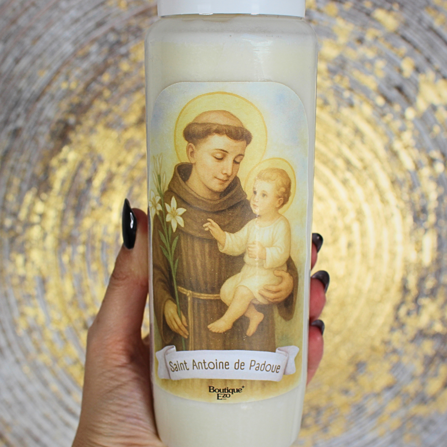 Objets, personnes, situations, perdus, amour, paix intérieure, réconciliation…
Allumez cette bougie de neuvaine à Saint Antoine de Padoue pour lui confier ce que vous avez perdu, matériellement ou spirituellement : une personne, une paix, une situation, une espérance. Saint Antoine est un intercesseur puissant dans  les objets introuvables, mais aussi dans les blessures intérieures à réparer.