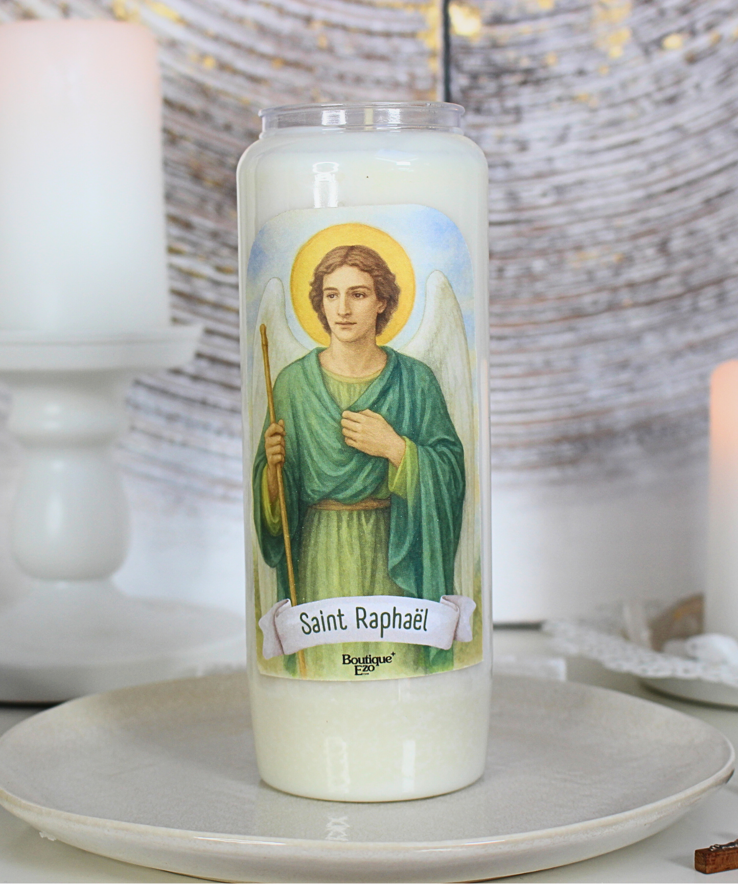 Guérison du corps et de l’âme, guidance spirituelle, paix intérieure
Allumez cette bougie de neuvaine à Saint Raphaël Archange pour lui confier vos intentions de guérison physique, émotionnelle ou spirituelle. Messager de Dieu, il est invoqué pour recevoir un soutien divin face à la maladie ou pour demander la guérison des blessures du cœur.