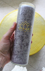 Coffret méditation complet : mala améthyste, bougie lotus, masque, spray lavande et méditations guidées 5-20 min. Accessible débutants. Guidé par Sandrine HK.