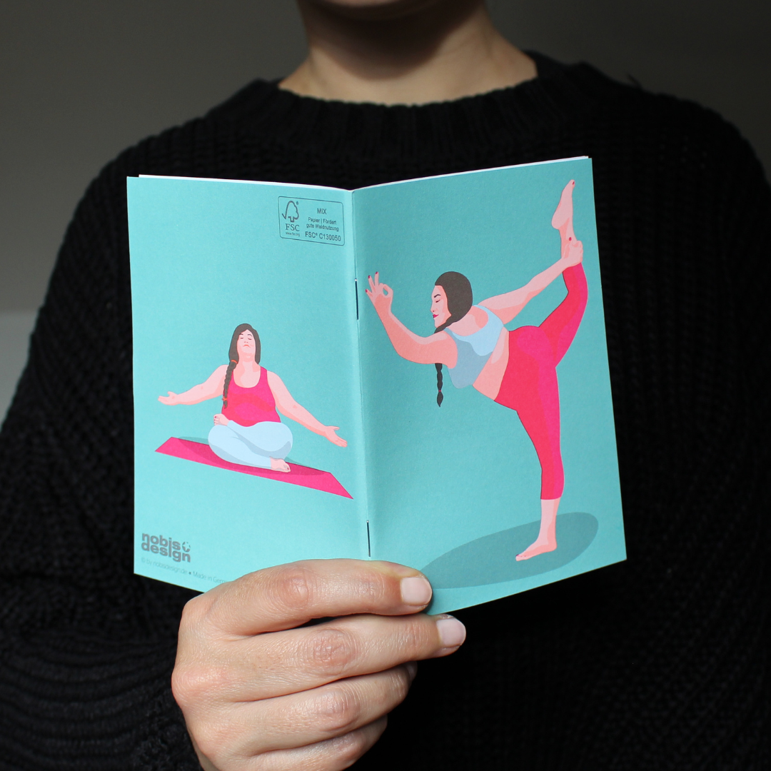Ce carnet, illustré d'une femme dans différentes postures de yoga est une invitation à vous recentrer, à respirer et à vous reconnecter à votre espace intérieur. Il vous accompagne dans votre pratique du yoga, de la méditation ou du développement personnel.Chaque page vierge est un espace de liberté, où vous pouvez déposer vos réflexions, vos intentions, vos ressentis ou vos prises de conscience après une séance. Écrire devient ainsi un prolongement de votre pratique, une forme de méditation en soi.