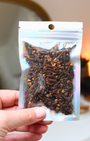 Clou de girofle bio séché, 10g / 20g. Épice puissante et protectrice. Idéal rituels de protection, courage, attraction des opportunités et renforcement des intentions.