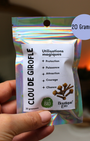 Clou de girofle bio séché, 10g / 20g. Épice puissante et protectrice. Idéal rituels de protection, courage, attraction des opportunités et renforcement des intentions.