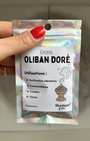 Oliban doré en grains, sachet 25g. Résine Boswellia millénaire, parfum boisé et citronné. Purification, élévation et clarté. À brûler sur charbon.
