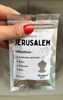 Encens de Jérusalem en grains, sachet 25g. Parfum boisé et balsamique inspiré de la Terre Sainte. Purification, prière et éveil. Sur charbon