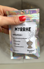 Myrrhe en grains, sachet 25g. Résine millénaire, parfum chaud et terreux. Purification profonde, protection et ancrage. À brûler sur charbon