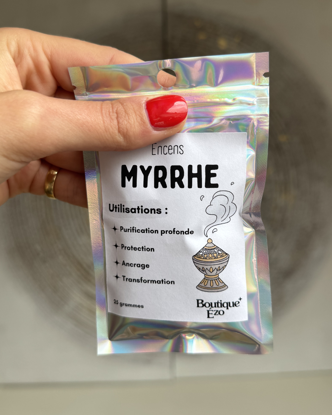 Myrrhe en grains, sachet 25g. Résine millénaire, parfum chaud et terreux. Purification profonde, protection et ancrage. À brûler sur charbon