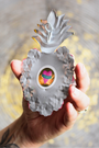 Ex Voto mexicain en métal embosse peint main, 9x14cm. Cœur sacré « Que Viva el Amor ». Porte-bonheur, offrande de gratitude, déco spirituelle et autel.