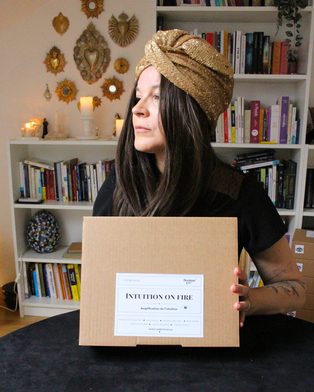 Coffret rituel pour amplifier l’intuition : bougie violette, lapis lazuli, huile artisanale, encens lavande et guide pas à pas. Idéal divination et cartomancie.