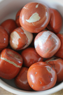 Découvrez nos pierres roulées de Jaspe rouge de 30 à 40 mm, en qualité A+, parfaites pour la lithothérapie. Chaque pierre est soigneusement polie pour révéler ses couleurs chaudes et profondes, apportant énergie, dynamisme et ancrage. Idéale pour stimuler la vitalité physique et soutenir la motivation cette pierre vous accompagne au quotidien ou lors de vos pratiques spirituelles.
