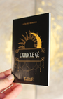 Dès sa création, L'Oracle Cé de Gérard Barbier fut un succès. Ce jeu divinatoire au graphisme simple et éloquent constitue un merveilleux médiateur entre l'invisible et vous pour évaluer votre situation actuelle, visualiser votre avenir proche, canaliser vos énergies et diriger vos efforts vers une vie meilleure.