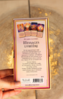 Un jeu magnifique créé pour vous rapprocher de la divinité de votre être. Ces messages lumière apportent réconfort en vous aidant à la compréhension par la magie de l'image et de la pensée clé. Un jeu simple, il suffit de tirer une carte à l'occasion, selon l'écoute de votre coeur, votre centre intérieur saura vous guider vers le message idéal pour vous.