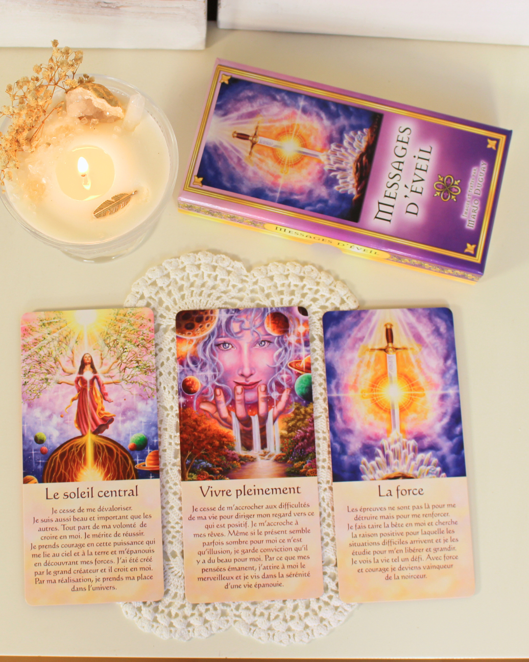 L'oracle Messages d'éveil, un jeu simple. Il suffit de demander à l'univers le message idéal pour vous dans l'instant présent.
Votre partie divine vous guidera vers la carte parfaite pour vous aider à travers des nouvelles prises de conscience selon votre rythme évolutif personnel. Que ce soit tous les jours ou à l'occasion, ces messages d'éveil apportent réponses et compréhensions par la magie de l'image et la pensée clé. 