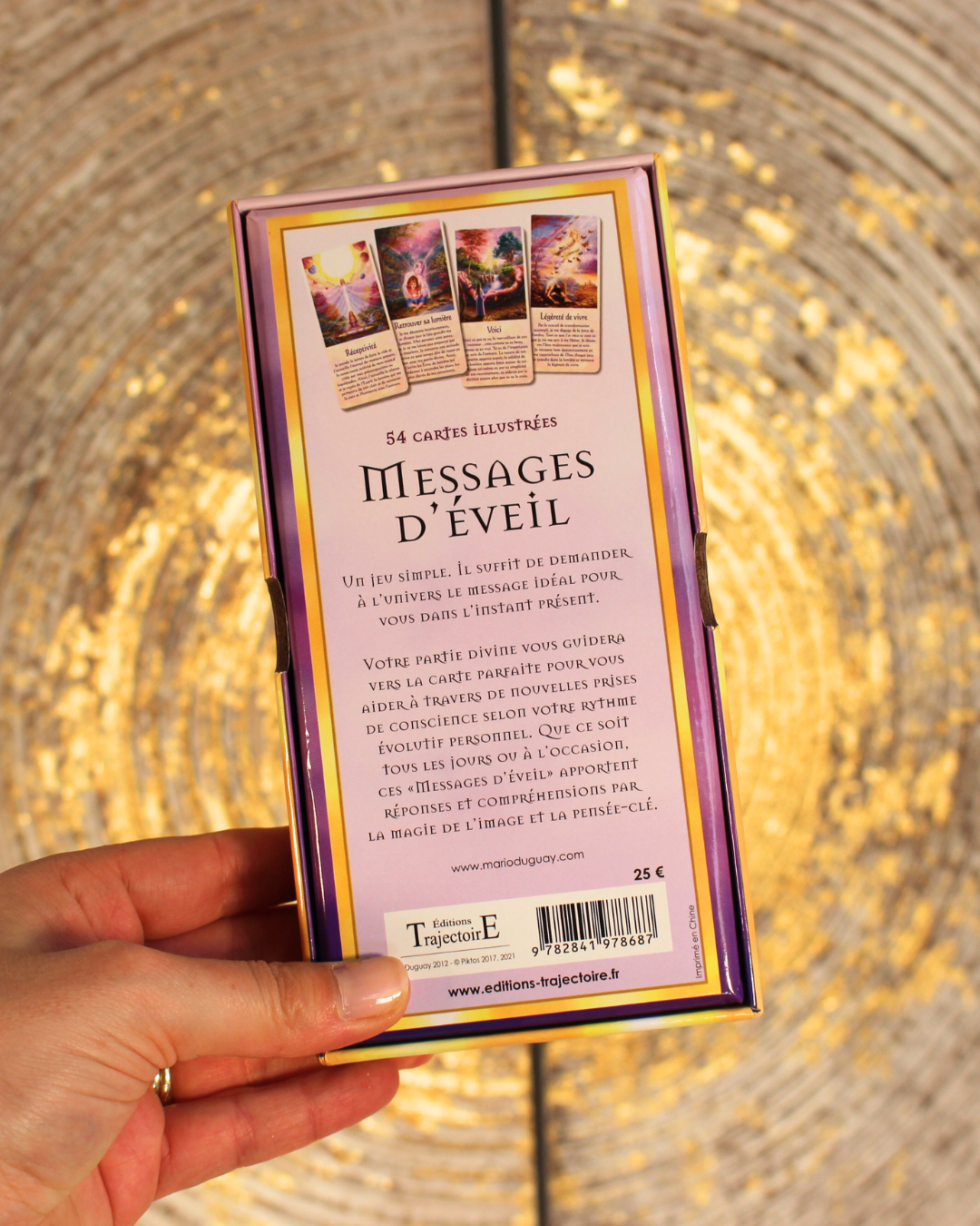 L'oracle Messages d'éveil, un jeu simple. Il suffit de demander à l'univers le message idéal pour vous dans l'instant présent.
Votre partie divine vous guidera vers la carte parfaite pour vous aider à travers des nouvelles prises de conscience selon votre rythme évolutif personnel. Que ce soit tous les jours ou à l'occasion, ces messages d'éveil apportent réponses et compréhensions par la magie de l'image et la pensée clé. 