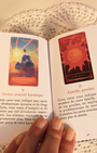 L'Oracle des Medeores, composé de 64 cartes - 49 cartes « divination » et 15 cartes « guidance medeores » - est un formidable outil de divination et de guidance.