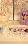 Accueillez le pouvoir de sorcière qui sommeille en vous. Apprenez à développer vos capacités naturelles médiumniques pour recevoir les réponses à toutes les questions que vous vous posez grâce à ce superbe coffret.
L'interprétation des 49 magnifiques cartes proposée dans le livre vous permettra de mieux percevoir les messages que l'univers vous envoie et vous aidera à aiguiser vos compétences spirituelles pour déceler le chemin qui vous est destiné".