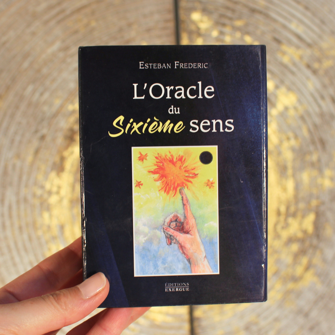 Dans ce coffret, vous découvrirez 47 cartes magnifiquement illustrées, pour éveiller vos facultés intuitives dans tous les domaines.