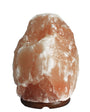 Apportez une atmosphère douce et apaisante à votre intérieur avec cette lampe en cristal de sel naturel sculptée à partir de véritables blocs de sel.
Chaque lampe est unique par sa forme, ses nuances et ses dimensions car le sel est travaillé dans son état naturel.