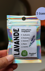 La lavande est une plante sacrée reconnue pour ses propriétés apaisantes et protectrices. Depuis des siècles, elle est utilisée dans les rituels pour purifier les espaces, calmer l’esprit et favoriser la sérénité.
