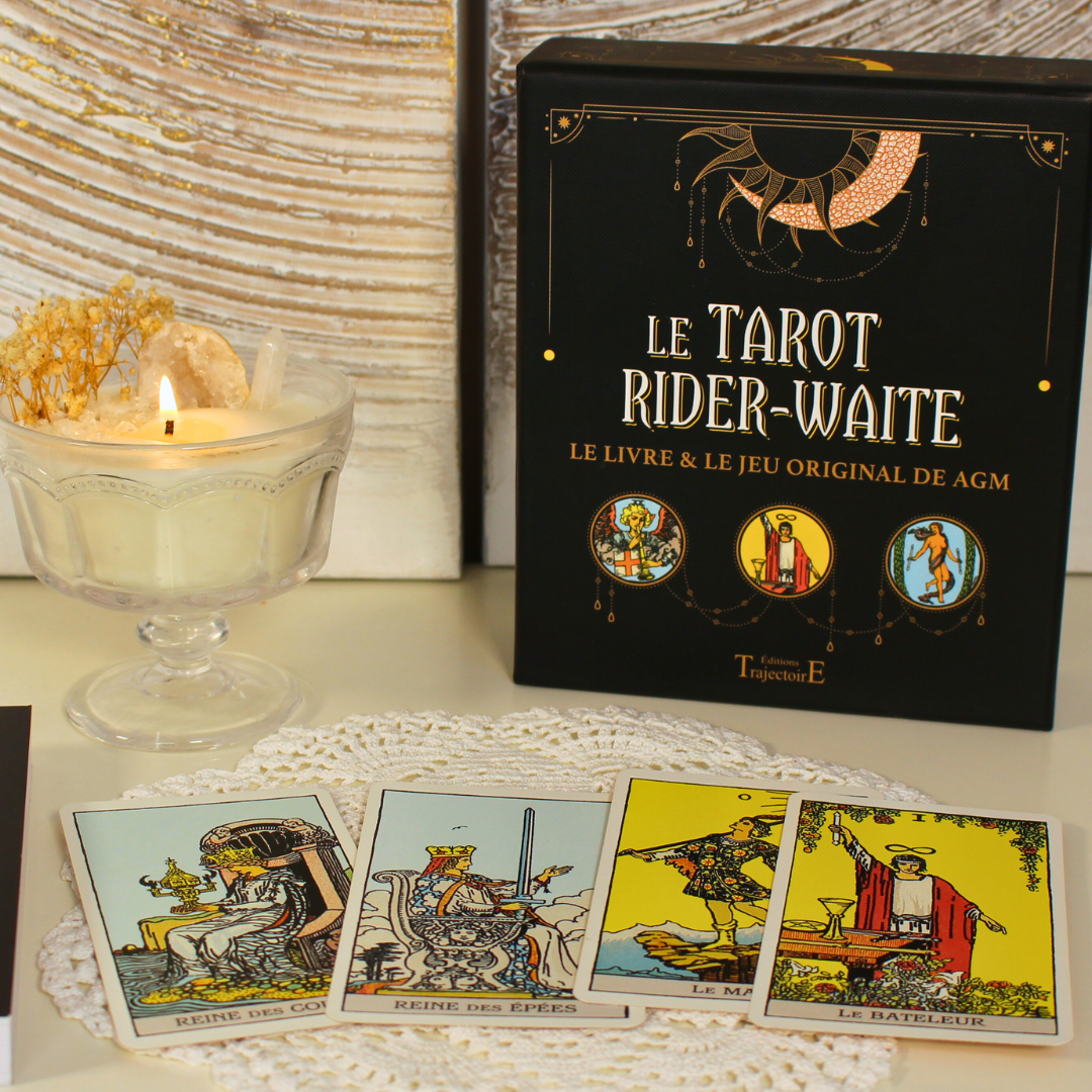 "Le Rider Waite est le tarot le plus utilisé au monde. Sa structure est la même que celle du Tarot de Marseille, cependant, ses cartes mineures figuratives le rendent intuitif et facile d'accès. L'ouvrage d'Emmanuelle Iger fournit une description détaillée des arcanes majeurs et mineurs, leur symbolique et interprétation."