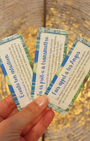 "Et si vous utilisiez enfin votre plein potentiel pour vous réaliser ?
Simple et puissant, ce petit oracle vous guidera à chaque instant sur votre chemin de vie. Il vous aidera à identifier vos aspirations profondes, vos aptitudes, et à comprendre ce qui vous fait pleinement du bien.
Jour après jour, ces 58 cartes vous apporteront le message dont vous avez besoin pour agir facilement, comprendre la situation et garder le cap afin de réaliser vos projets, ceux qui vous correspondent véritablement."