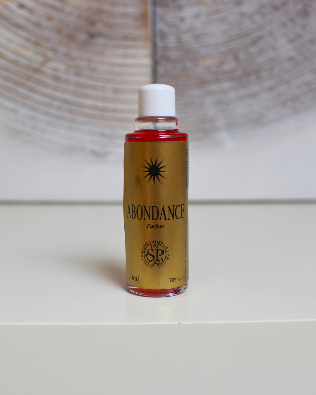 La Lotion Magique Haïtienne Abondance est une lotion rituelle traditionnelle haïtienne, conçue pour attirer la prospérité et la réussite dans les affaires. Elle est utilisée pour favoriser la concrétisation de projets professionnels et l'obtention de contrats importants. 