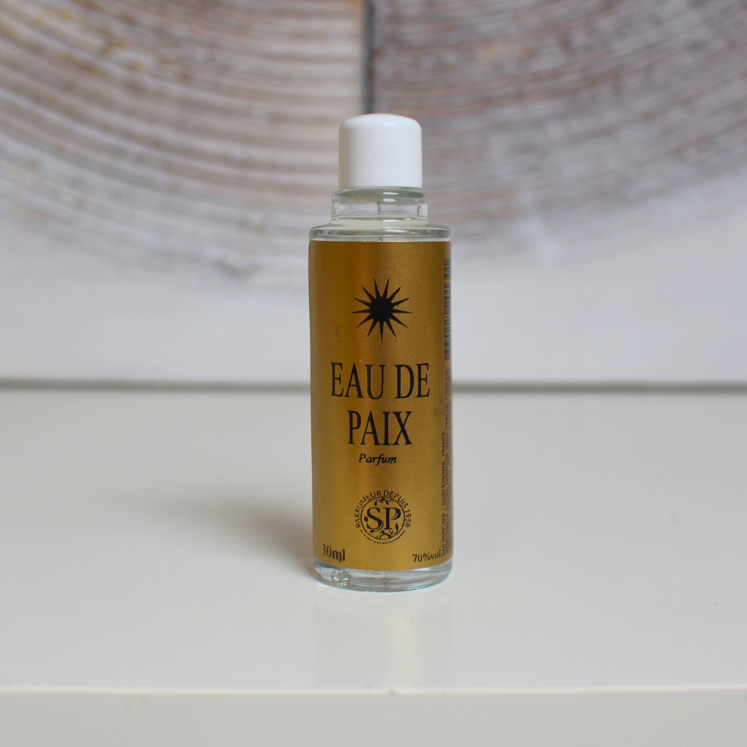 La Lotion Magique Haïtienne Eau de Paix est conçue pour apporter la sérénité intérieure et favoriser l’harmonie avec les autres.