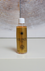 La Lotion Magique Haïtienne « Volonté » est conçue pour venir en soutien lorsque la vie impose des défis et qu’il faut rassembler force et détermination pour avancer. Cette lotion rituel-traditionnel permet, en bain ou en application, de canaliser l’énergie nécessaire à la réussite et de favoriser l’élan vers vos objectifs.