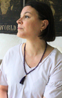 ce mala composé de 108 perles naturelles, soigneusement sélectionnées pour leur teinte violette profonde et leur énergie apaisante. Symbole de protection, de sagesse et de connexion spirituelle, l’améthyste est reconnue pour calmer l’esprit, renforcer l’intuition et favoriser une profonde paix intérieure.