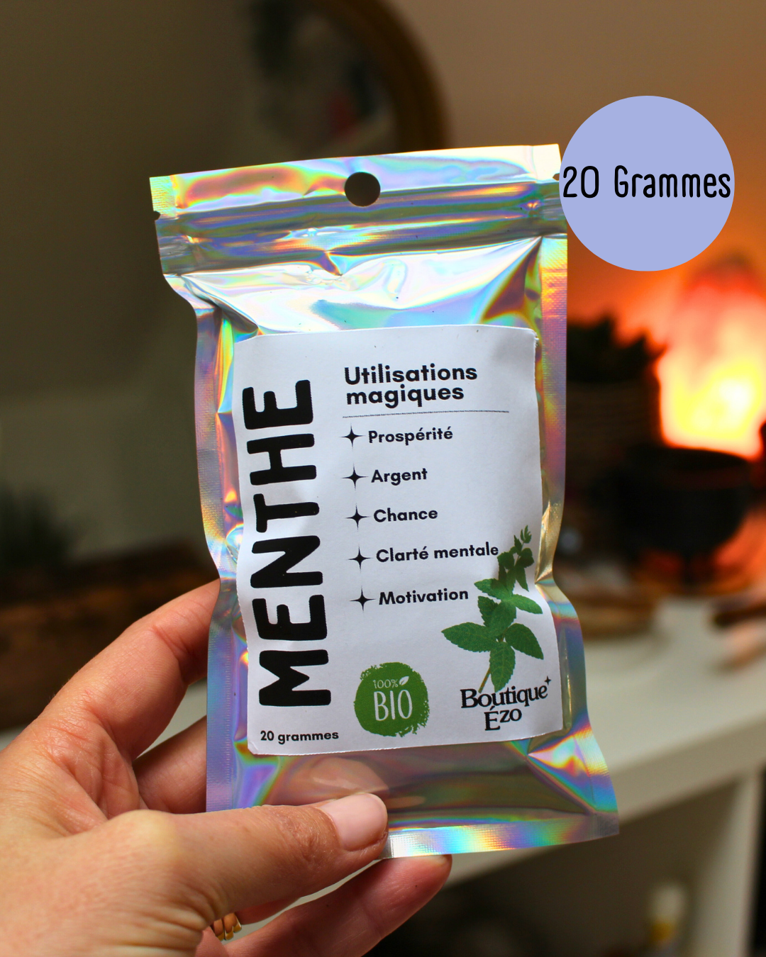 La menthe est une plante rafraîchissante et dynamique, reconnue pour ses propriétés énergétiques stimulantes et attractives. Utilisée depuis longtemps dans les pratiques spirituelles, elle est associée à la prospérité, à la chance et à l’ouverture des opportunités.