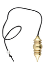 Solide, précis et d’une grande sensibilité, le pendule témoin en bronze est un outil de radiesthésie incontournable.
Sa conception ouvrante permet d’y placer un témoin (cheveu, photo, huile, pierre, etc.), afin d’affiner les recherches et les travaux énergétiques.
Alliant la puissance du métal et la finesse vibratoire du bronze, il offre une excellente réceptivité et une stabilité remarquable.