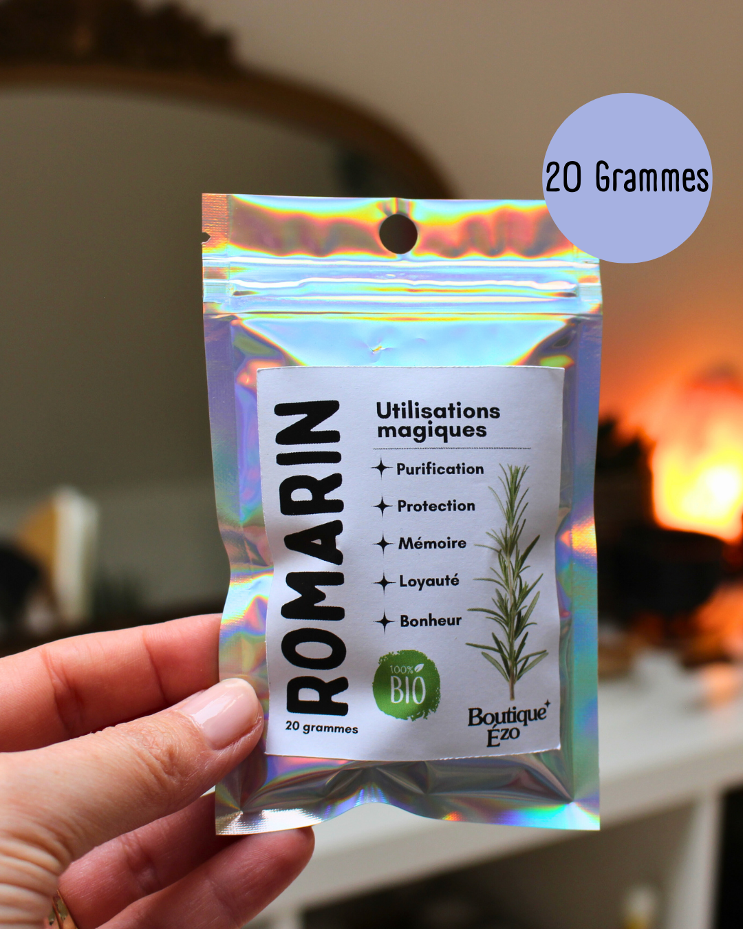 Le romarin est une plante sacrée reconnue pour ses vertus purifiantes et protectrices. En magie, Il est utilisé pour élever les vibrations d’un lieu, protéger contre les influences négatives et stimuler la mémoire et la clarté mentale.