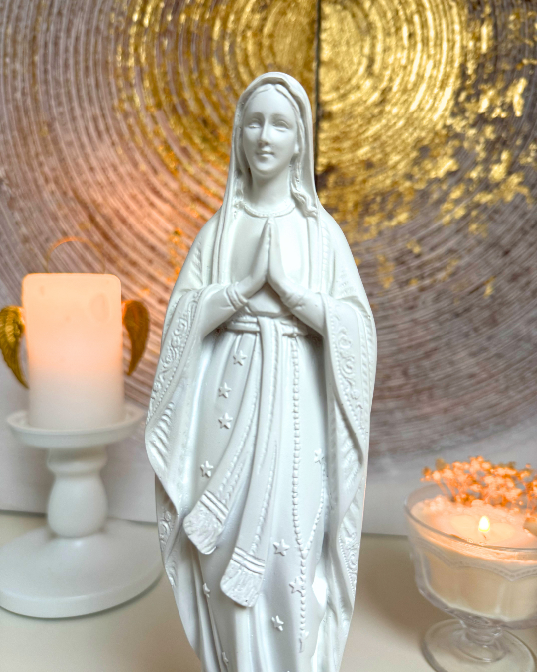 Statuette Vierge Marie blanche 30cm en résine, peinte à la main en Espagne. Symbole de paix, pureté et protection. Idéal autel, prière et décoration sacrée.