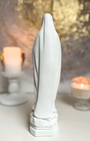 Statuette Vierge Marie blanche 30cm en résine, peinte à la main en Espagne. Symbole de paix, pureté et protection. Idéal autel, prière et décoration sacrée.