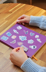 Apportez une touche de magie à votre quotidien avec ce lot  de 15 stickers witchy holographiques artisanaux