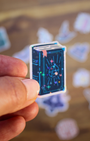 Apportez une touche de magie à votre quotidien avec ce lot  de 15 stickers witchy holographiques artisanaux